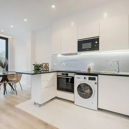Stylish Seaside Escape, In Sul * Matosinhos (Porto)