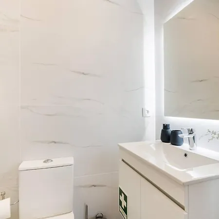 Stylish Seaside Escape, In Sul