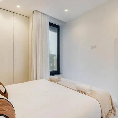 Stylish Seaside Escape, In Sul Apartamento