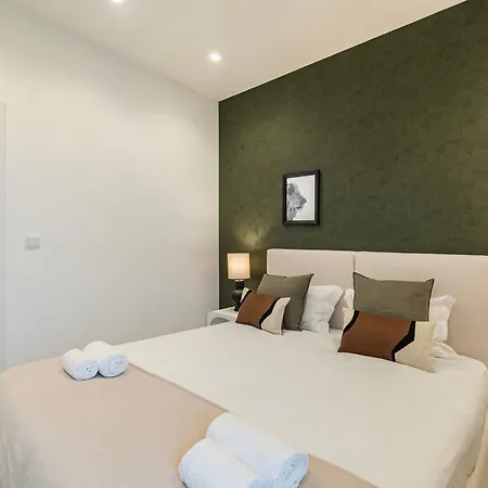 Stylish Seaside Escape, In Sul Matosinhos (Porto)