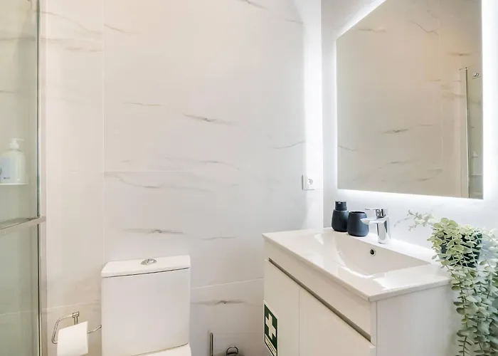 Stylish Seaside Escape, In Sul